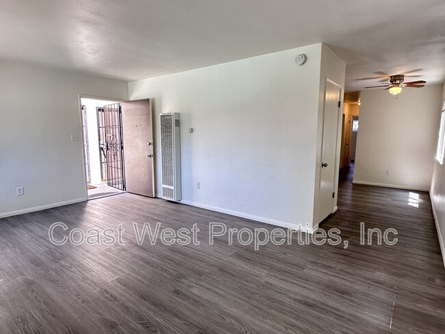 Building Photo - 824 Tourmaline St