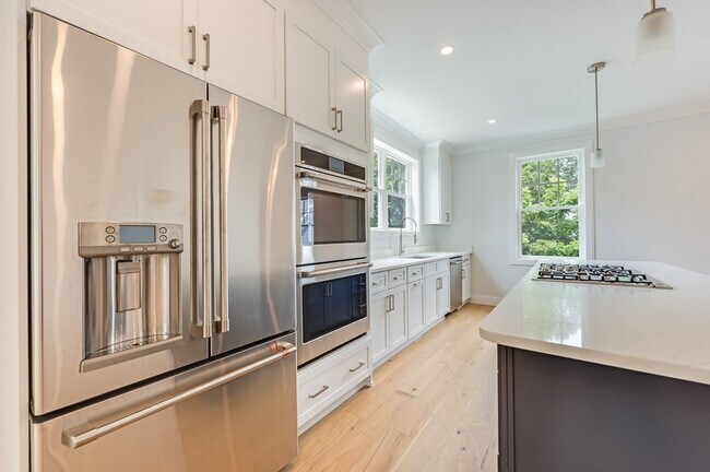 Building Photo - 59 Hemman St