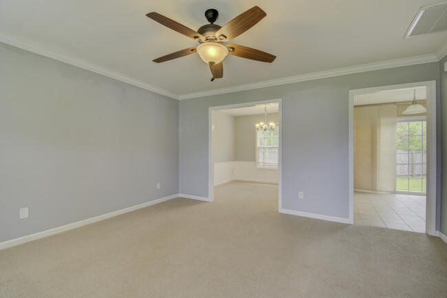 Building Photo - 108 Blossom Court