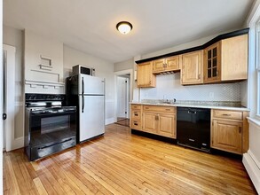 Building Photo - 122 Rawson Rd