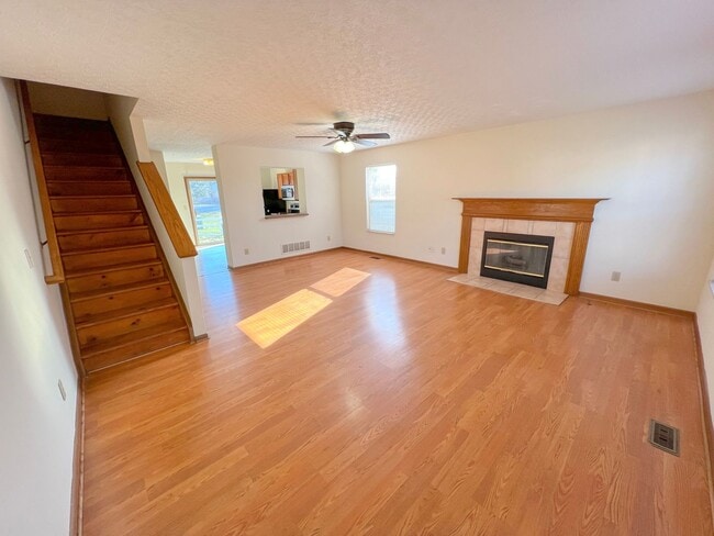 Building Photo - Fantastic Three-Bedroom Home For Rent in H...