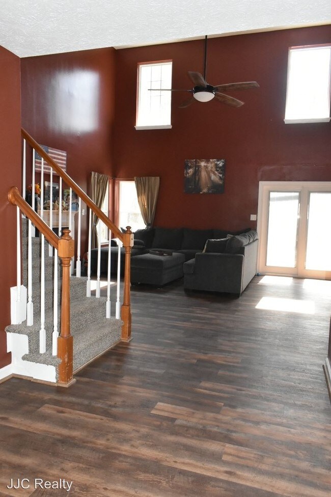 Building Photo - 4 br, 2.5 bath House - 131 Wellington Dr