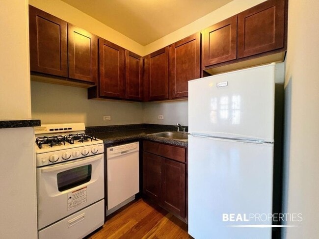 Foto del edificio - 1 bedroom in CHICAGO IL 60657