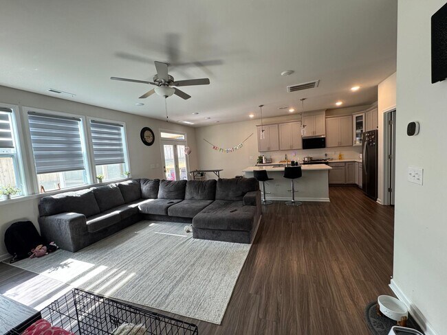 Foto del edificio - 1309 McFarlan Ct