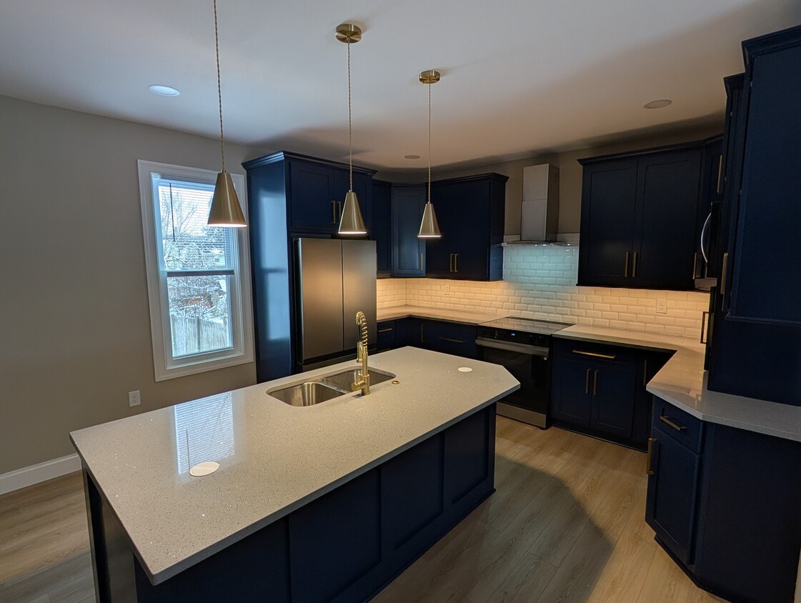 Kitchen - 319 Howard St