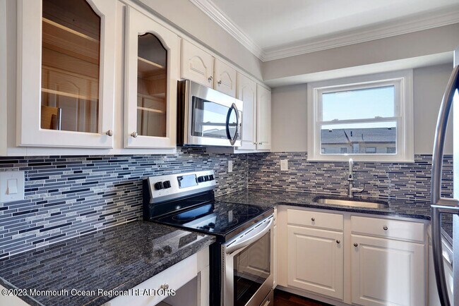 Building Photo - 14 Wharfside Dr