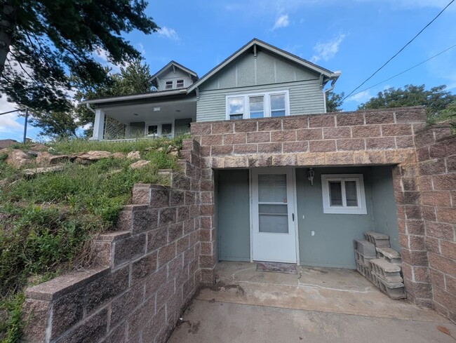 Building Photo - 3011 Miller Ave