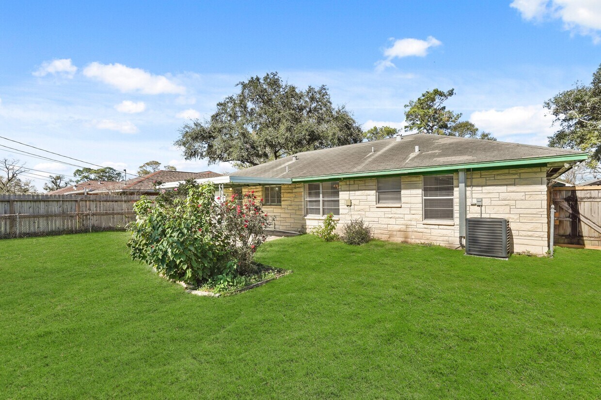 Foto del edificio - 1207 Stonecrest Dr