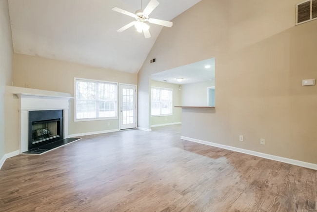 Building Photo - 810 Tucker Trail