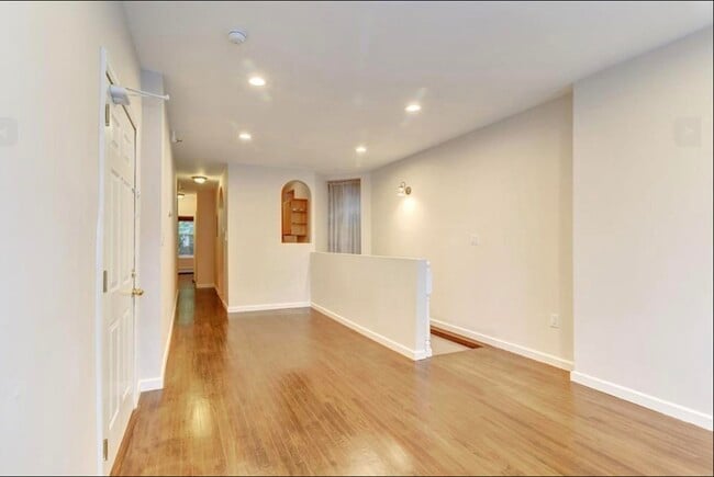 Building Photo - 59 St Pauls Ave