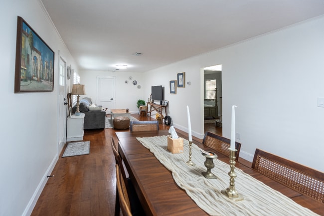 Building Photo - 122 N Line Ave