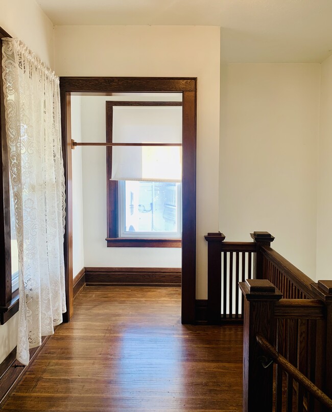 Front Hallway - 111 Amherst Dr