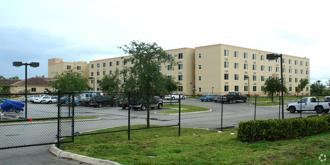 Building Photo - Riverview House