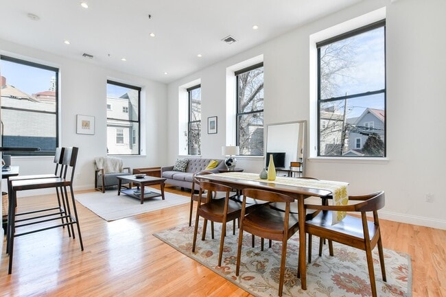 Photo - 11 Wyman St Townhome