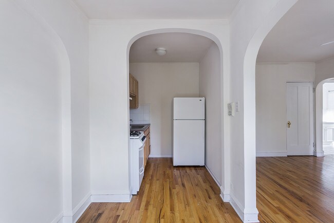 Foto del edificio - Archive: Wolcott Terrace - 5017 N Wolcott Ave
