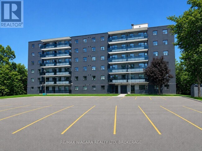 Photo du bâtiment - 550 King St