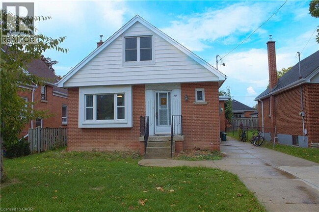 Building Photo - 125 Adair Ave S
