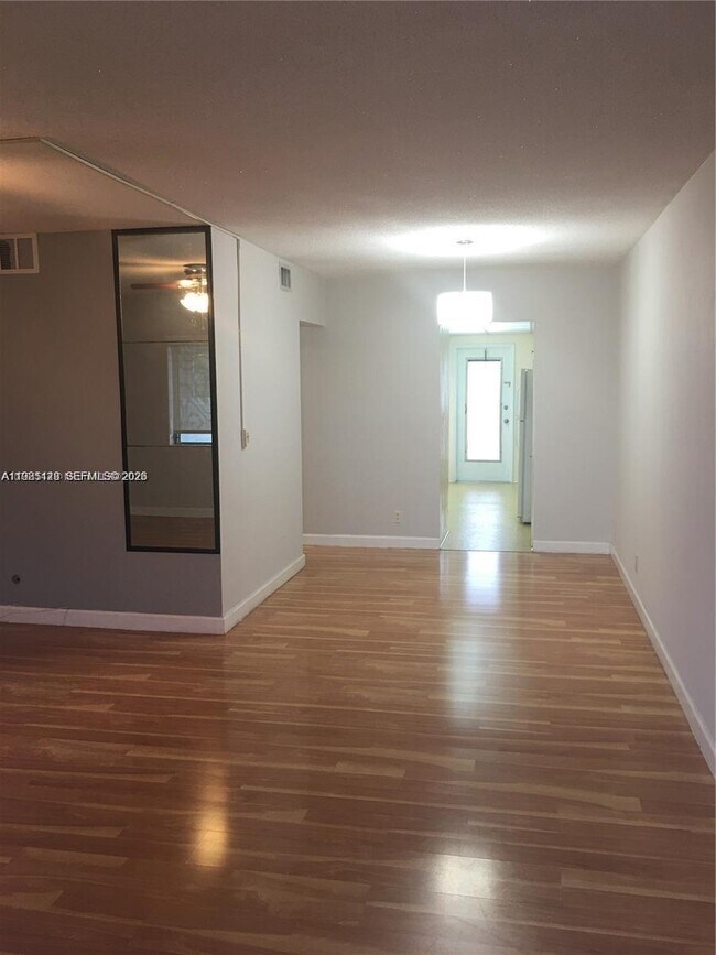 Foto del edificio - 1450 NE 170th St