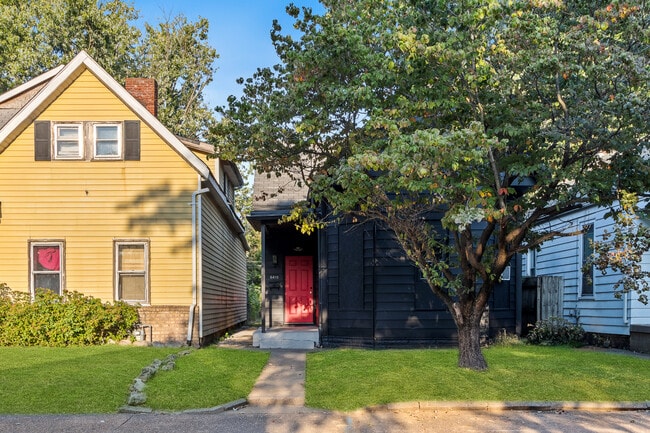Building Photo - 1604 Delmar Ave