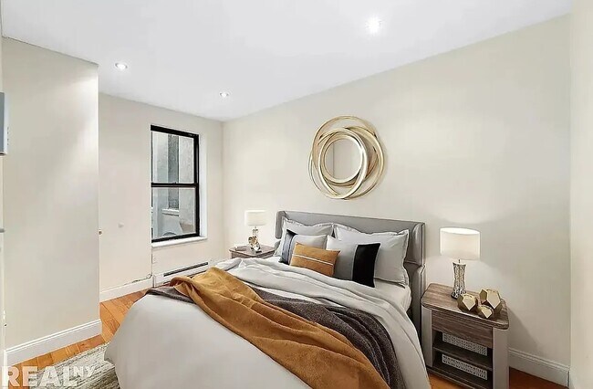 Building Photo - 6 West 108th Street