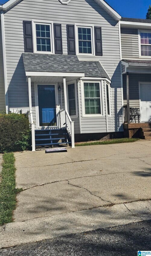 Foto principal - 716 Jamestown Ln