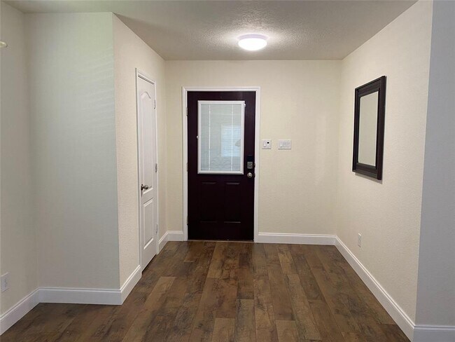 Foto del edificio - 7806 Tuhati Forest Ln