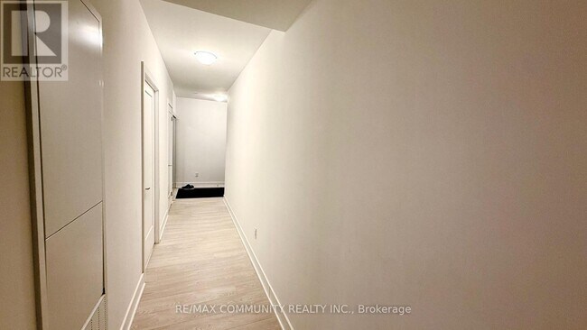 Photo du bâtiment - 2545 Simcoe St N