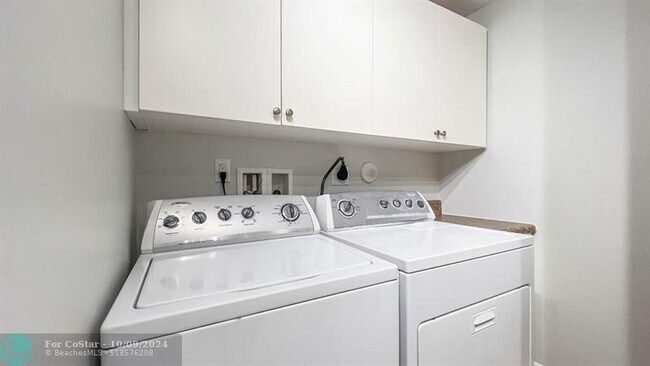 Foto del edificio - 4241 N Ocean Blvd