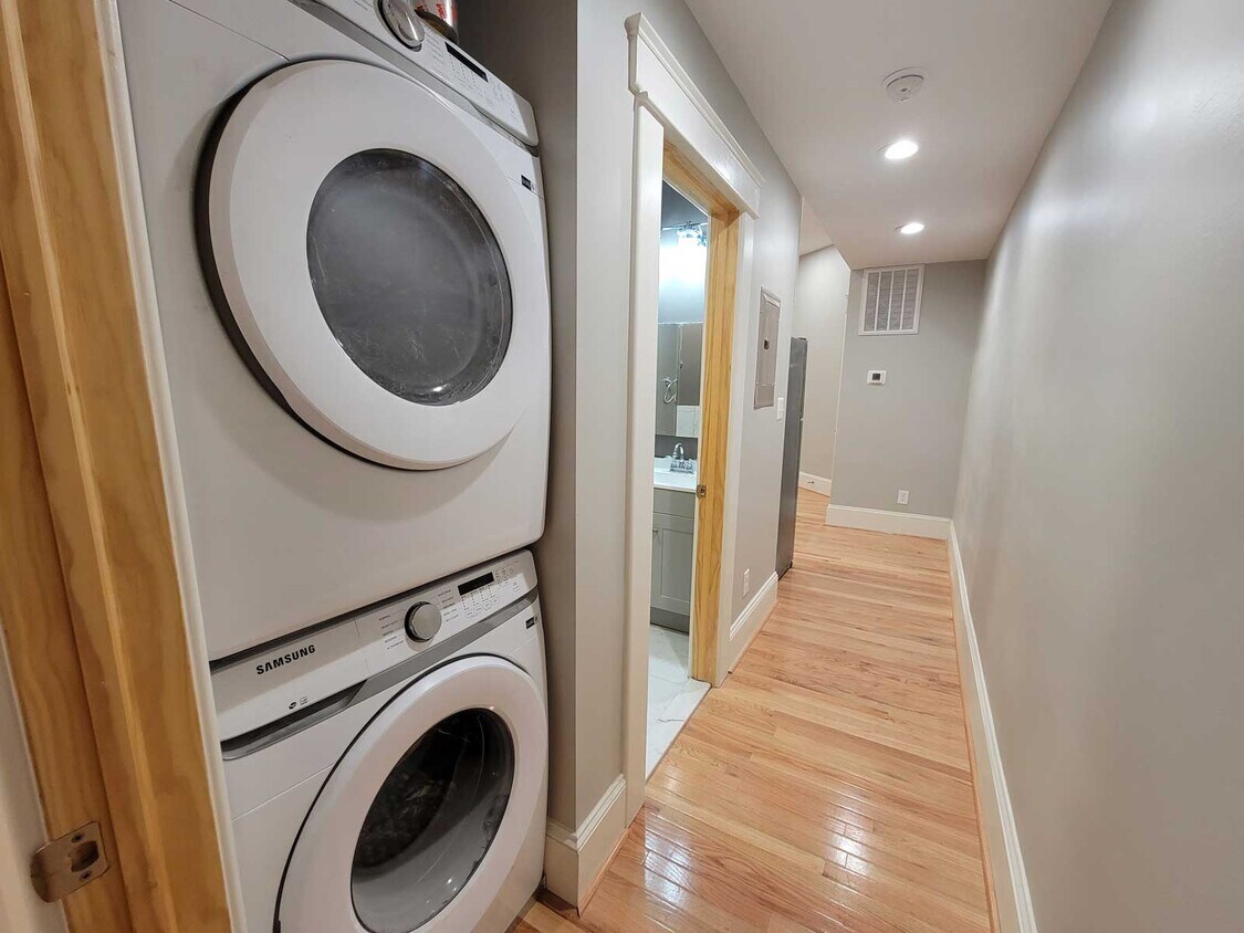 Full Size Washer Dryer in Unit - 2742 Saint Paul St