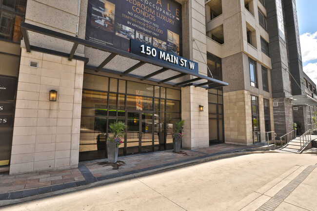 Building Photo - 150 Main St W