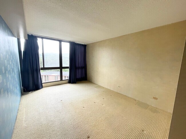 Foto del edificio - Country Club Plaza - 2 bedroom, 2 bathroom unit with 2 PARKING STALLS