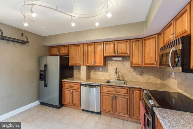 Building Photo - 206 Worthington Dr
