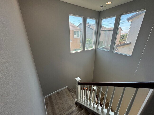 Foto del edificio - Beautifully Remodeled 3-Bedroom Home in Va...