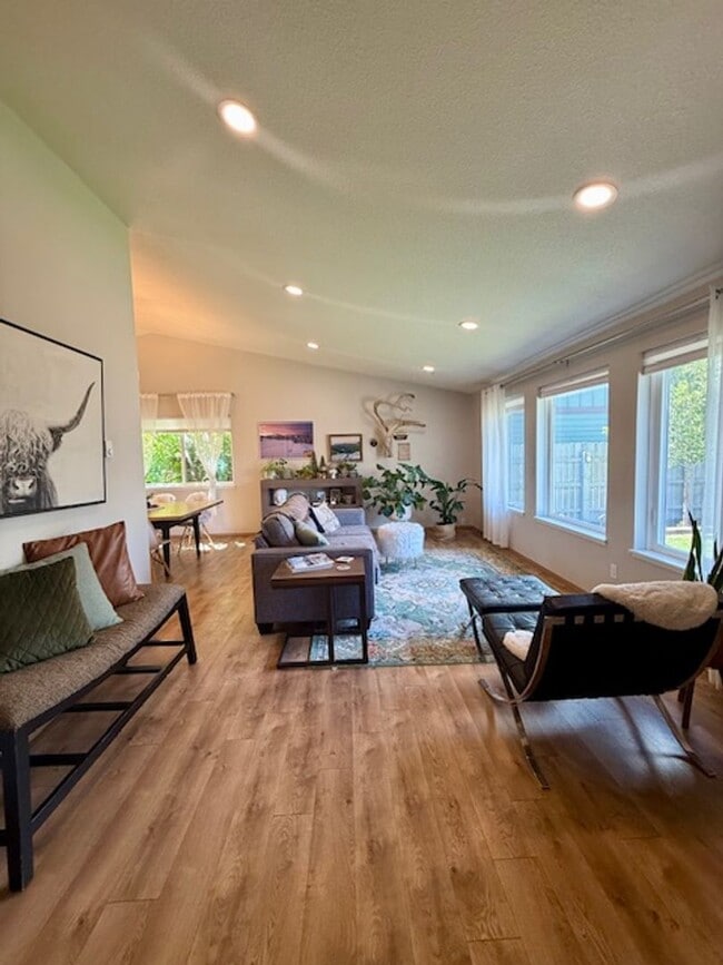 Building Photo - Serene Remodeled 4 Bedroom on Large Lot w/...