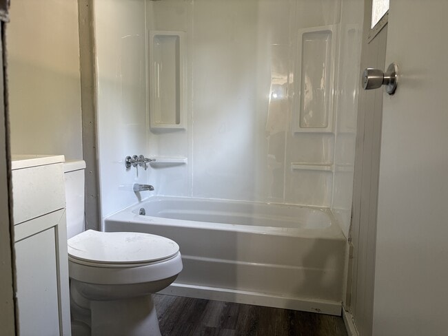 Building Photo - 3106 Orchard Dr