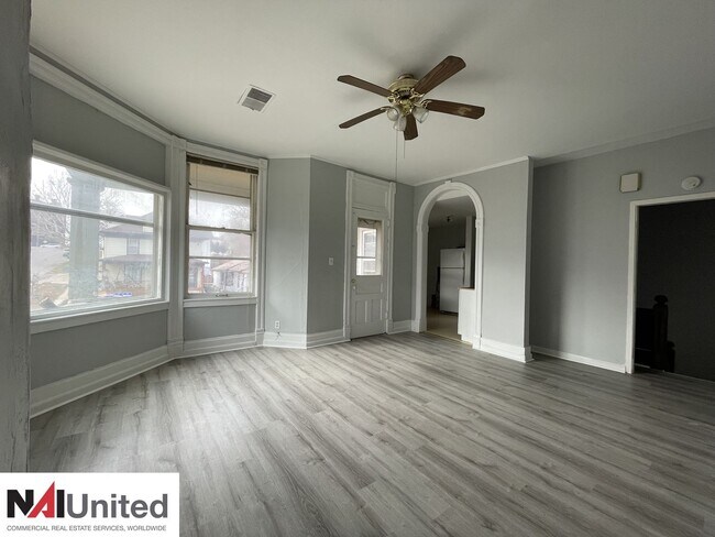 Building Photo - Sagamore-1302-04 Jones St