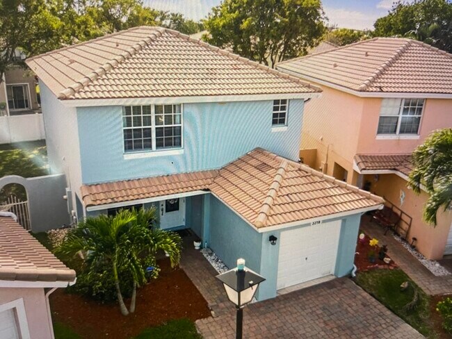 Building Photo - 3318 Blue Fin Dr