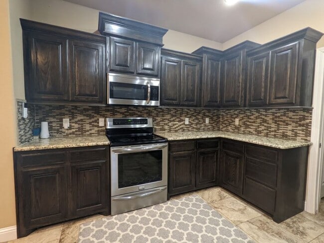 Building Photo - 4320 Springwood Dr