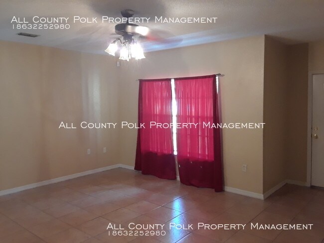 Foto del edificio - 7817 Rolling Grove Dr E