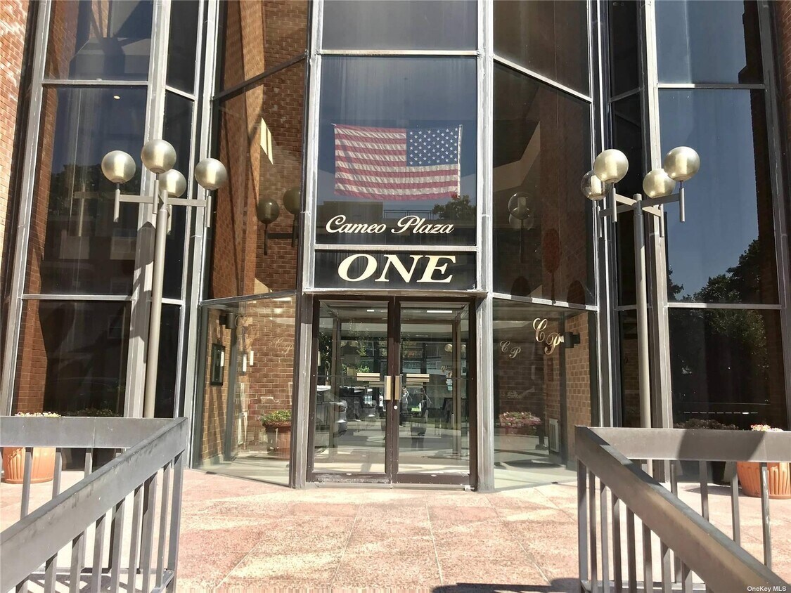 1 Ipswich Ave Unit 224, Great Neck, NY 11021 Apartment for Rent in