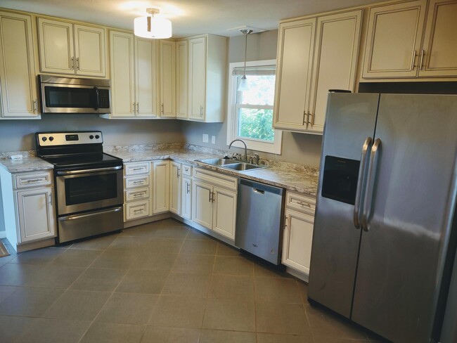 Building Photo - 4214 Englewood Drive