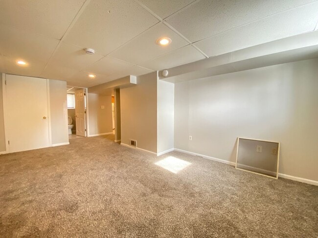 Building Photo - 7709 W Taft St