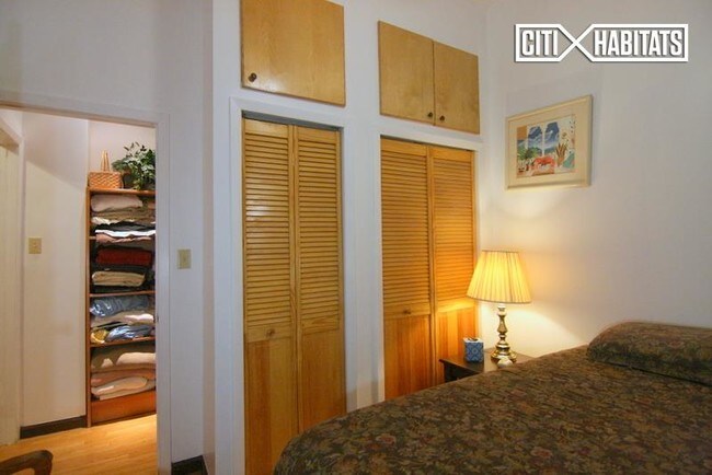 Foto del edificio - 157 W 80th St