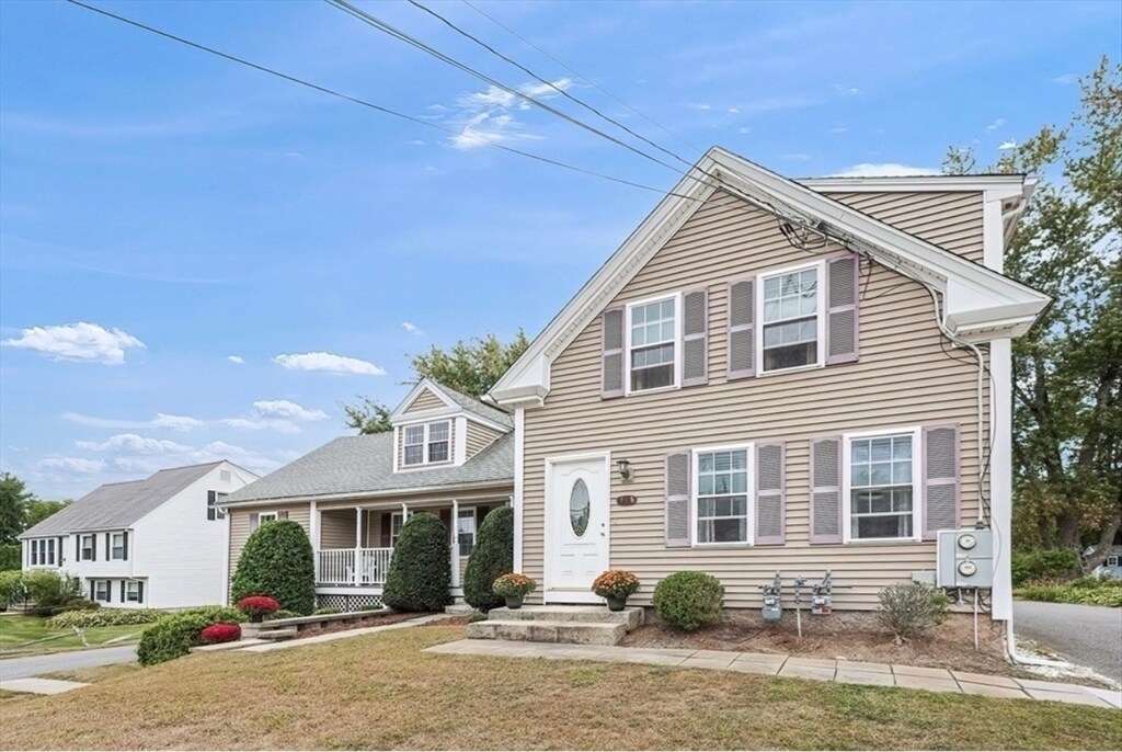 Foto principal - 146 Hayden Rowe St