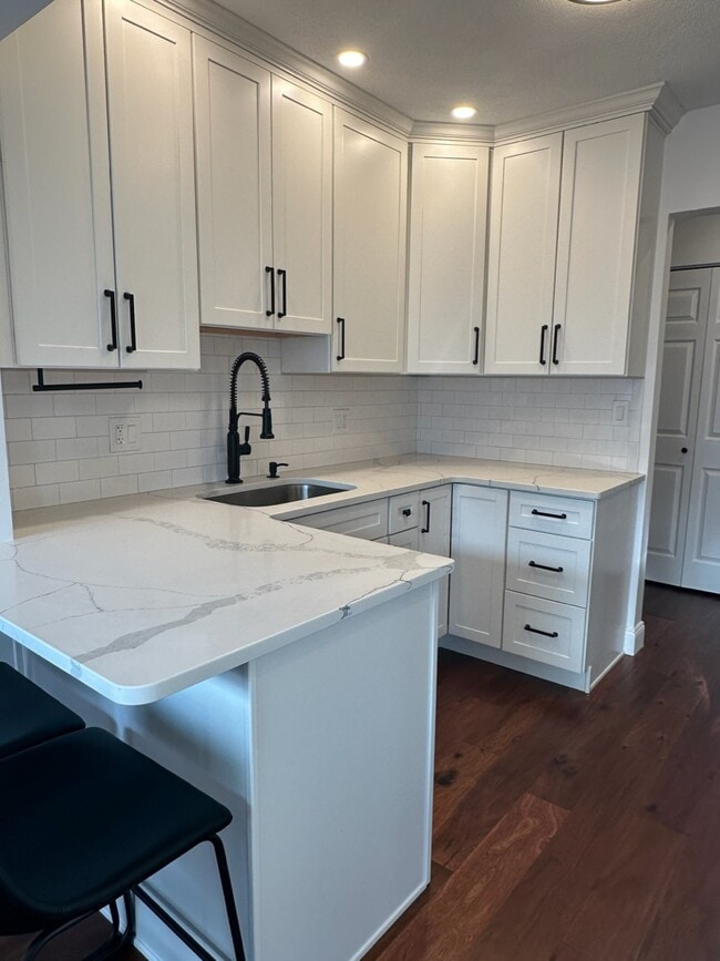Foto del edificio - 1 Ledgewood Way