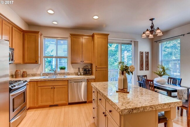 Building Photo - 1916 NE 49th Way