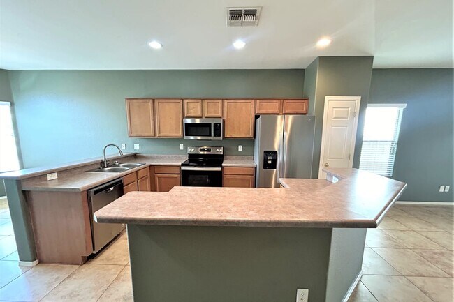 Building Photo - 14611 W Acapulco Ln