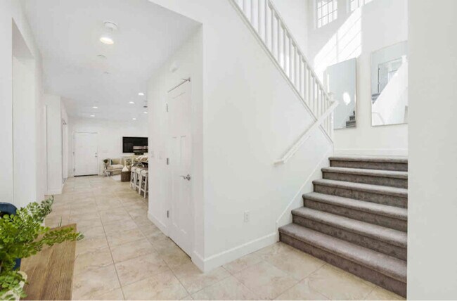 Foto del edificio - 1025 Forbes Ln