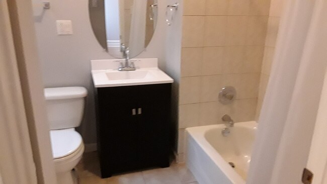 Baño - 6321 S Drexel Ave