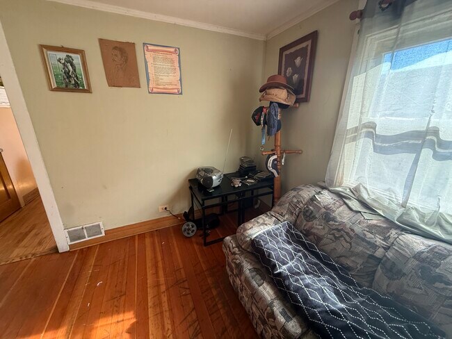 Foto del edificio - 3439 Harvey Ave